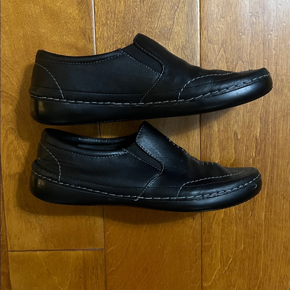 Vionic Addison Black Leather Slip On Shoes Sz 7.5 Orthaheel Comfortable Casual - Picture 2 of 7
